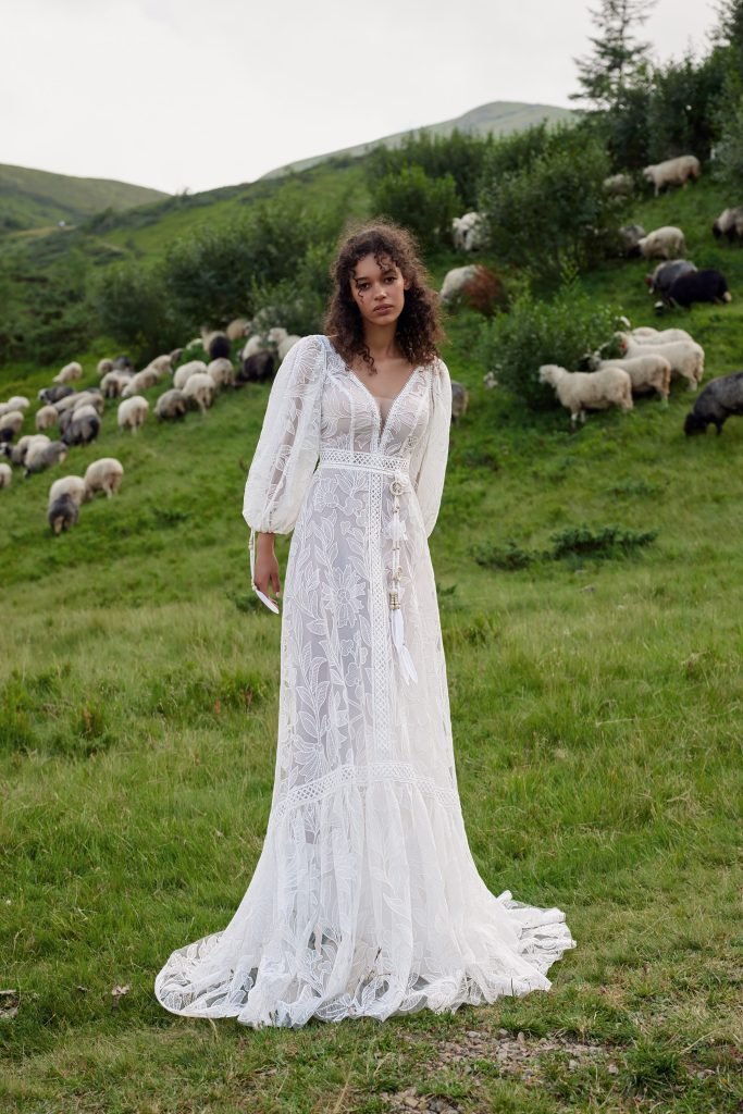 abito da sposa boho chic modello Bruno – collezione Ariamo Atelier Madà
